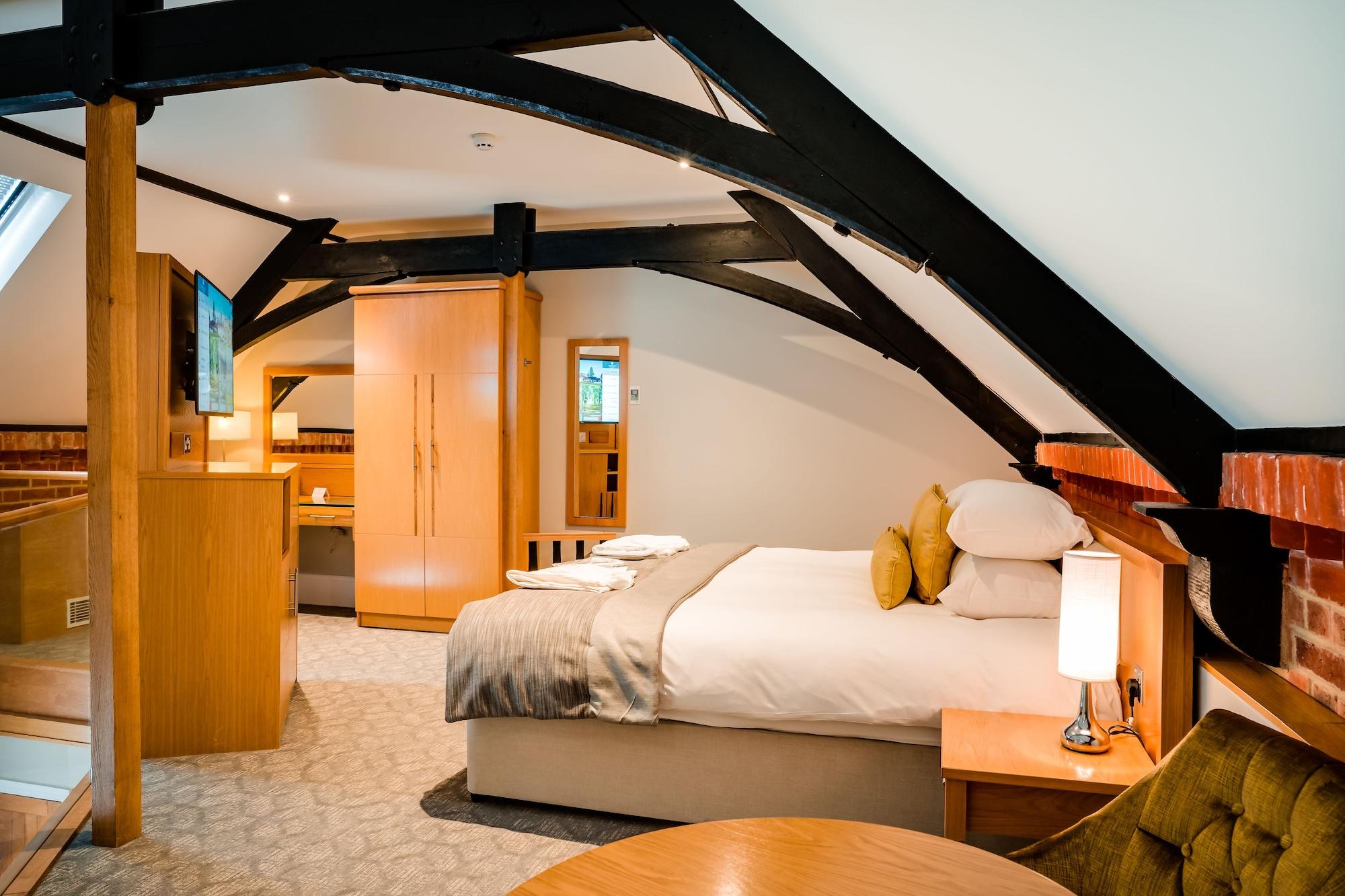 Oakley Hall Hotel Бейсингсток Екстериор снимка