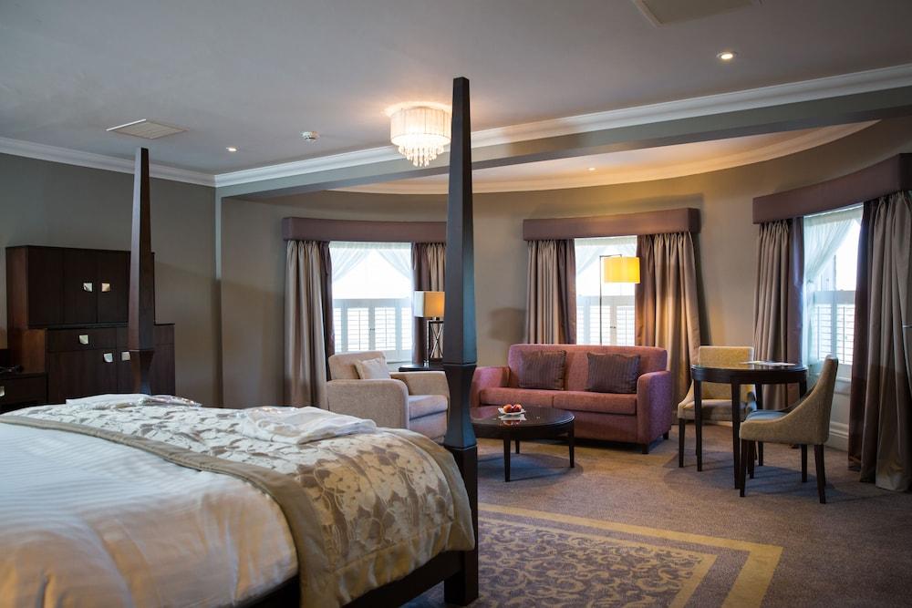 Oakley Hall Hotel Бейсингсток Екстериор снимка