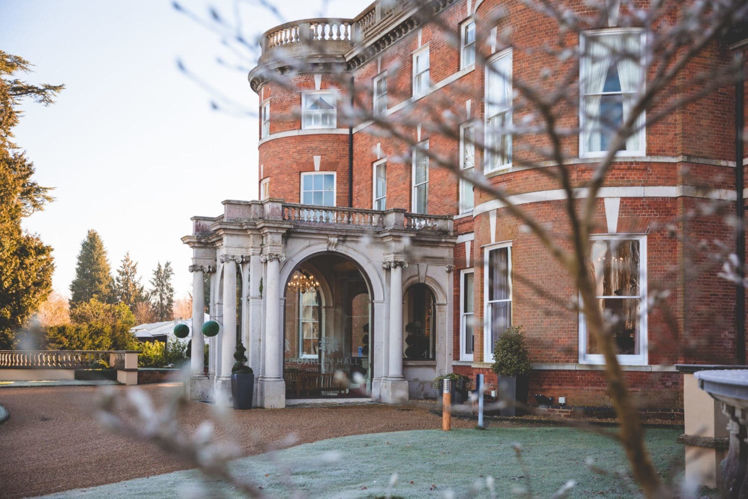 Oakley Hall Hotel Бейсингсток Екстериор снимка