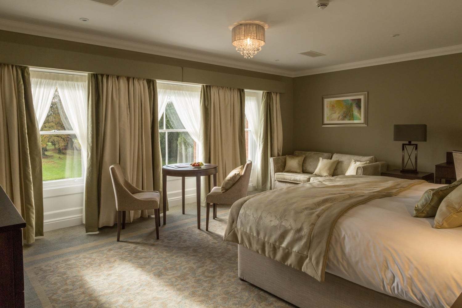 Oakley Hall Hotel Бейсингсток Стая снимка