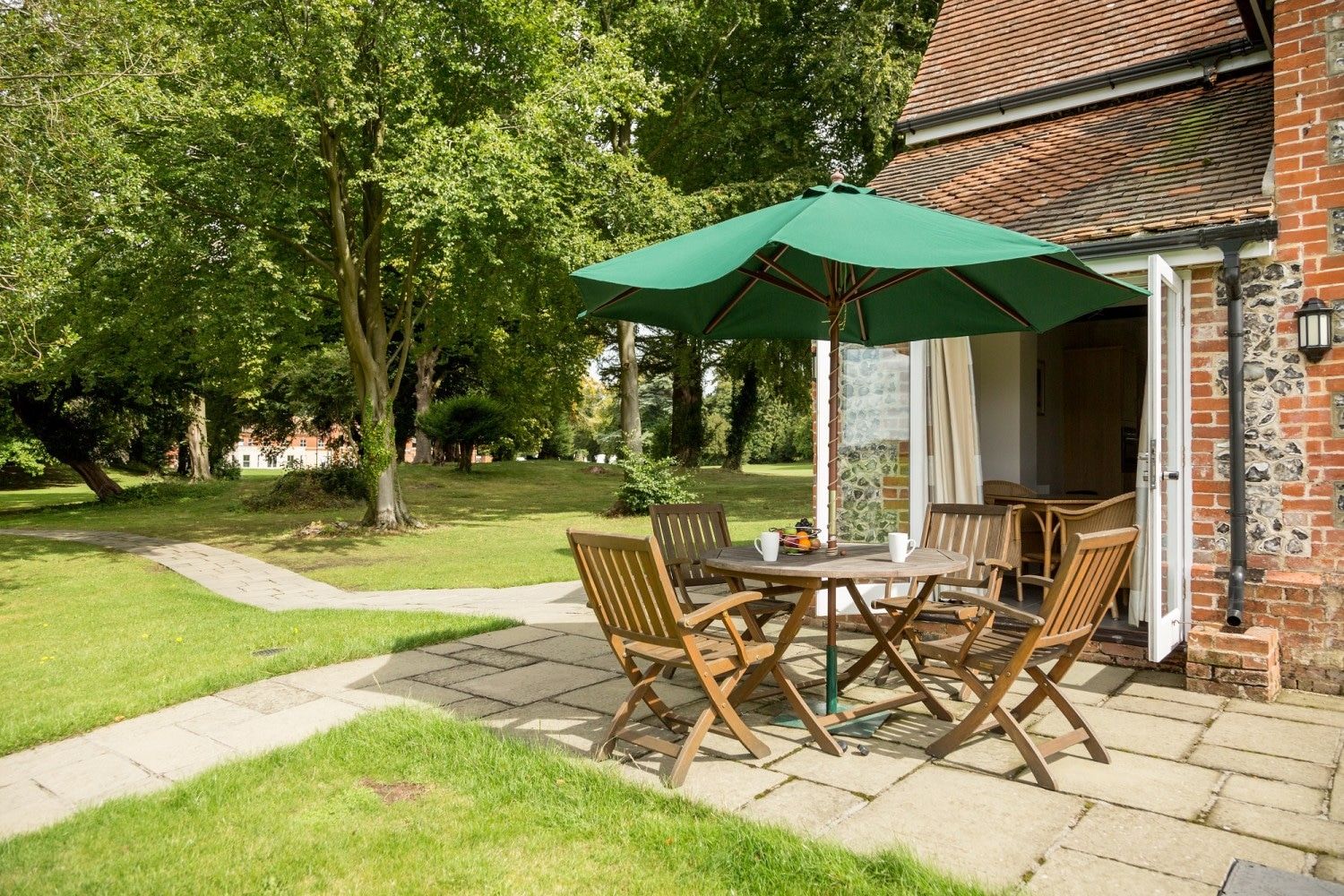 Oakley Hall Hotel Бейсингсток Стая снимка